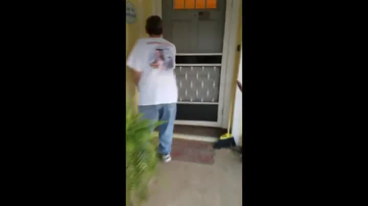 Neposlechl otcův zákaz hraní na Xboxu, ten dostal záchvat a jeho závislost vyřešil jednou provždy!