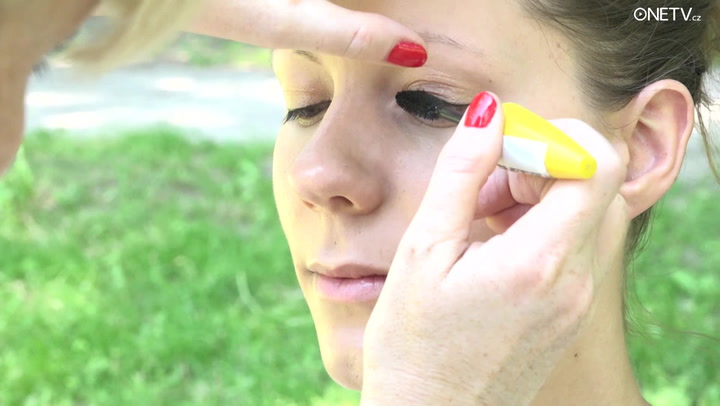 Stoprocentně voděodolné líčení, které vydrží ve vedrech od rána do večera! Sledujte!