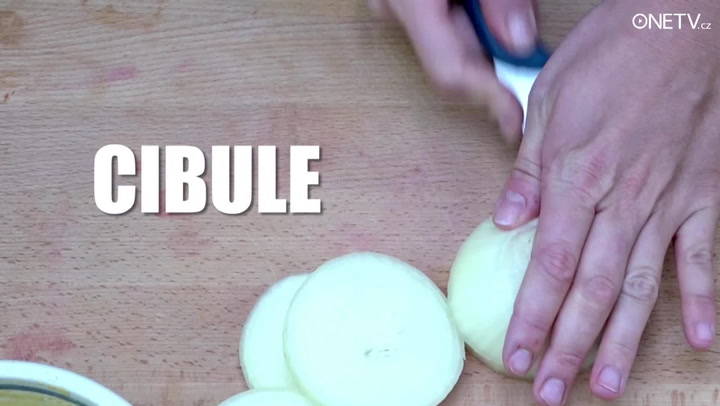 Usmažit lahodné cibulové kroužky k pivu nebylo nikdy snadnější!