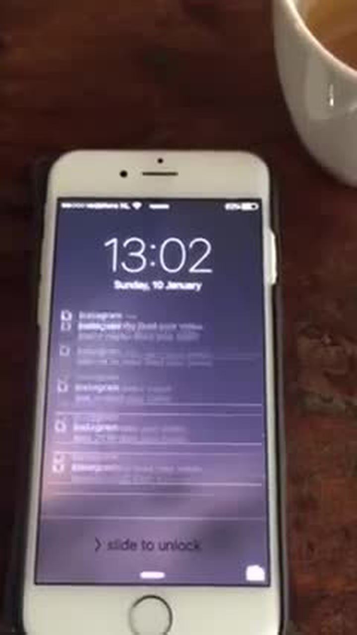 Jak to vypadá, když máte na Instagramu 8 milionů fanoušků? Váš telefon zažívá perné chvilky