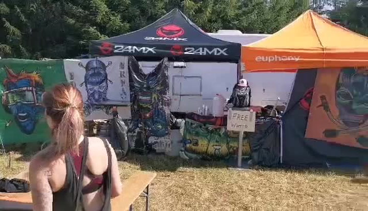 Technoparty u Benešova: Podívejte se, jak to tam vypadá