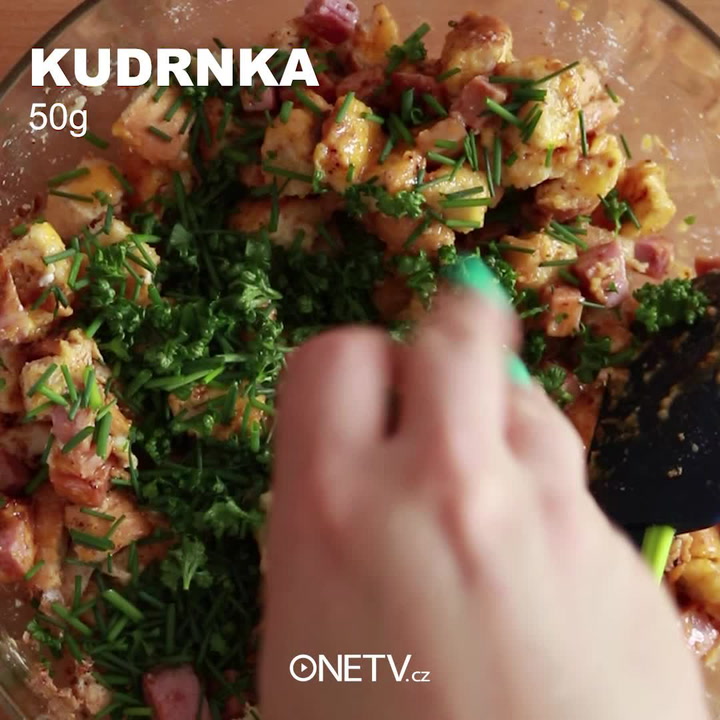 Velikonoční nádivka nesmí chybět na žádném stole. Sledujte rychlý video recept na tu nejlepší!