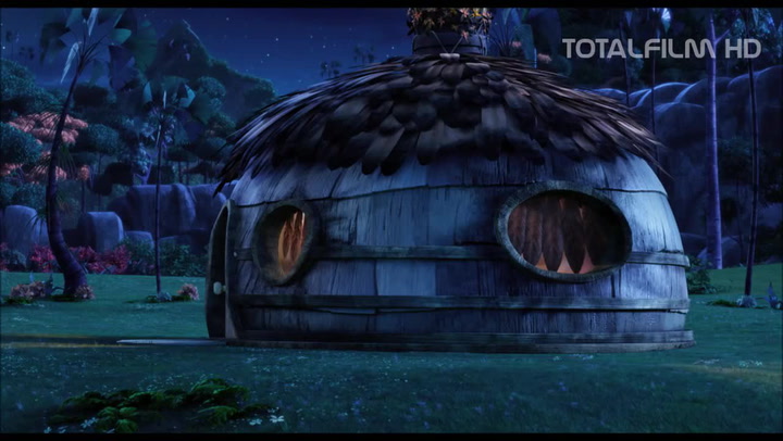 Všichni žijí v malém tropickém ráji až do doby, než přijdou zlá zelená prasata. Tohle je film podle Angry Birds!