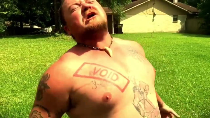 I když máte nadváhu, s vaším tělem dokážete neskutečné věci! Tenhle chlapík je důkazem