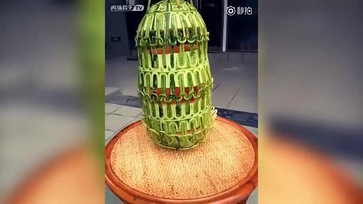 Mistrně vyřezaný meloun se stal hitem internetu. To je opravdu z jednoho kusu!