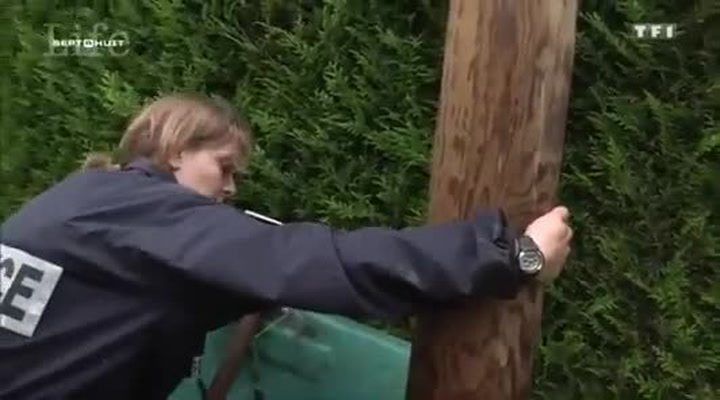 Trapas policistů v přímém přenosu! Při povodních neuměli ani nasednout do člunu