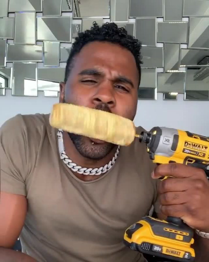 Jason Derulo přišel o zuby: Rozhodnutí jíst kukuřici netradičním způsobem se nevyplatilo