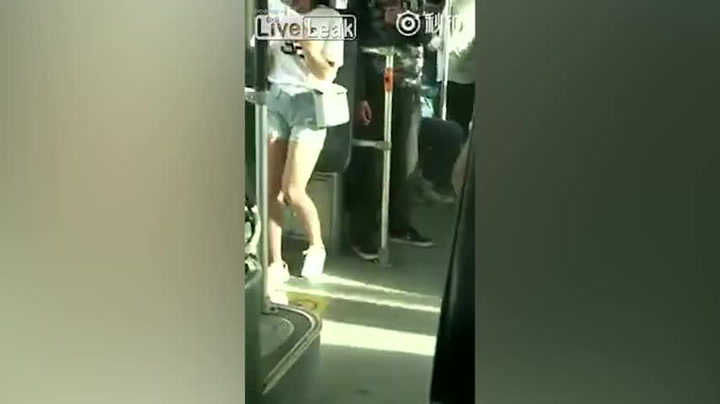 Tenhle zloděj se hodně přepočítal! Okradená dívka se mu drsně pomstila