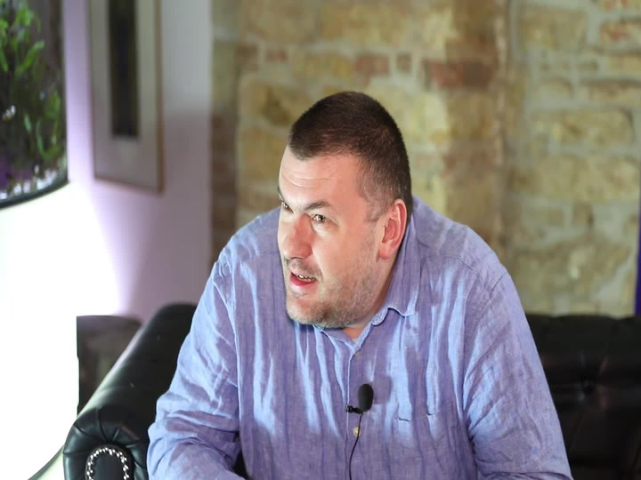 Nejprodávanější český sci-fi autor mluví o bizarních pokusech komunistů s paranormálními jevy