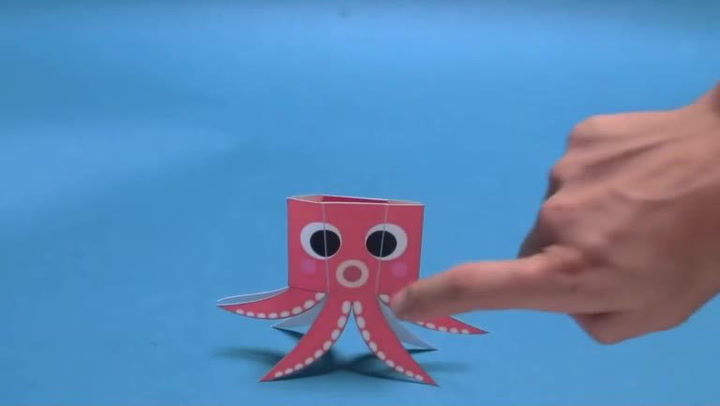 Umělec tvoří neuvěřitelně složitá mechanická origami. Podívejte se na jeho nejlepší práce