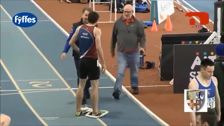 Obrovská smůla v napínavém závodě: Neuvěříte, co se stalo tomuhle běžci