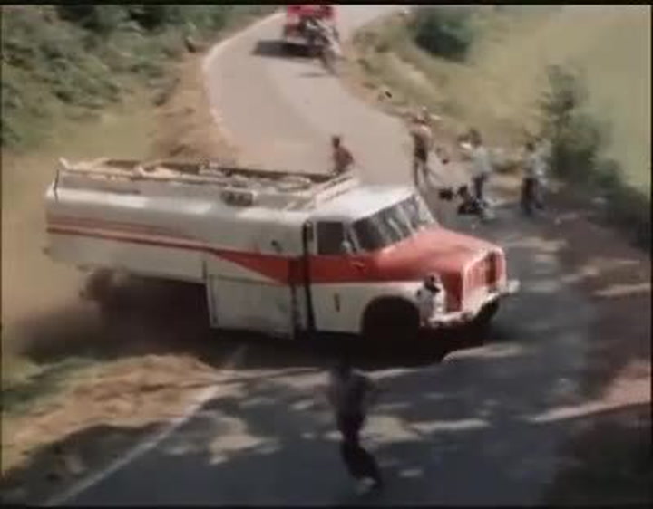 RETRO: Drama při natáčení legendárního seriálu! Obří Tatra málem zabila kameramana