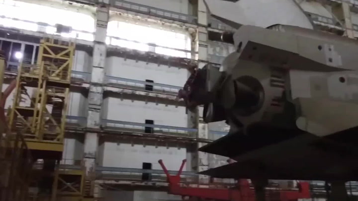 Dobrodruzi se vydali na opuštěný sovětský kosmodrom, našli tam pohřbené raketoplány ze studené války