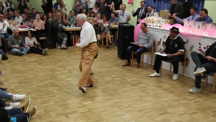 Důchodci to rozjeli! Na tanečním parketu váleli tak, že sál zůstal v šoku!