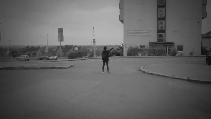 Vietnamští youtubeři baví Česko dalším videem. Tohle zná každý, kdo jezdí často autem!