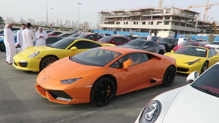 Nejdražší sraz aut na světě? Na dubajském parkovišti se sešly stroje za miliardy!