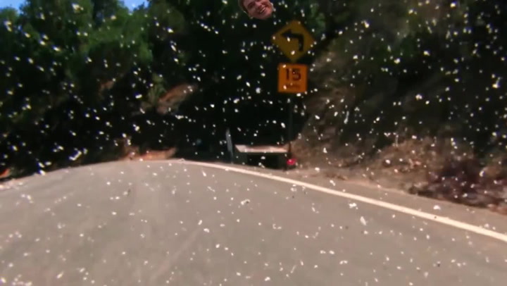 Tohle je nejdrsnější reklama na skateboardové helmy všech dob! Sestřih, který bolí i diváka