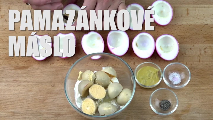 Super jednohubky na velikonoční tabuli: Plněná růžová vejce zvládne úplně každý