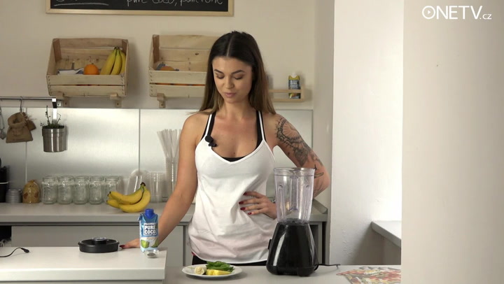 Nejkrásnější česká fitness trenérka a superpotraviny! Proč a jak jíst Chia semínka?