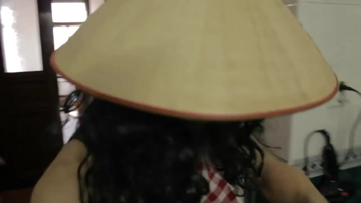 Tohle video baví internet. Podívejte se, jak Vietnamci parodují svoje krajany v Česku