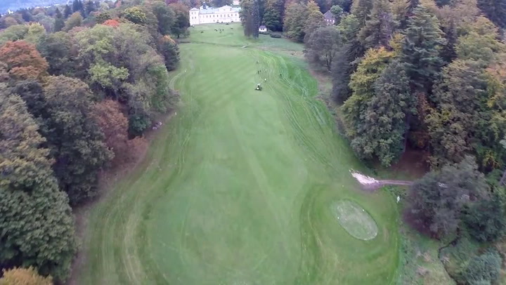 Nekrásnější golf je Česku? Podívejte se na letecké záběry hřiště, které sbírá samá ocenění!