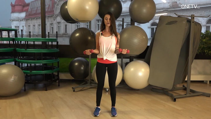 Chcete mít postavu jako ona? Cvičte pravidelně těchto pár cviků a získejte tělo snů!