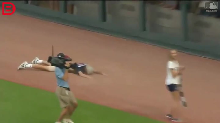 Je tohle nejrychlejší běžec světa? Na baseballovém zápase se předvedl lidský blesk