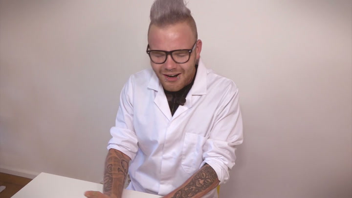 Neskutečně brutální! Tohle se vám stane, když si dáte wasabi pod jazyk