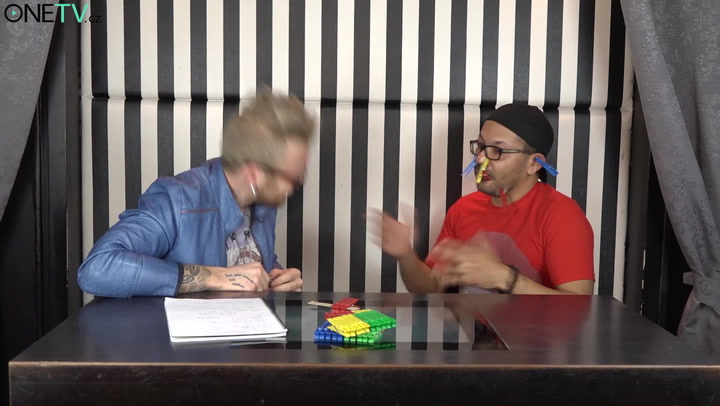 Trochu jiné interview: Jaro Smejkal při rozhovoru hrubě šikanoval primáckého moderátora!