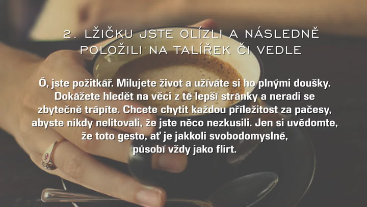 Způsob míchání čaje na vás prozradí úplně všechno! Vyzkoušejte tento test!