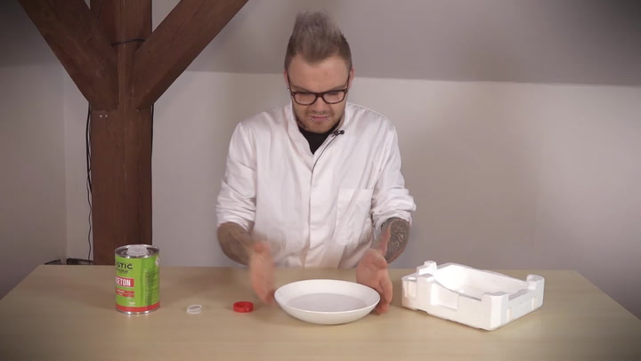Víme, jak na bordel po Vánocích: Šílený Jaro nechal zmizet polystyren a naučí to i vás!