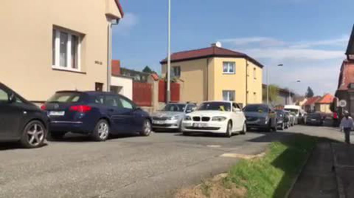 Velkolepé loučení s Danem Nekonečným: Praha se zahalila do žluté a zlaté!