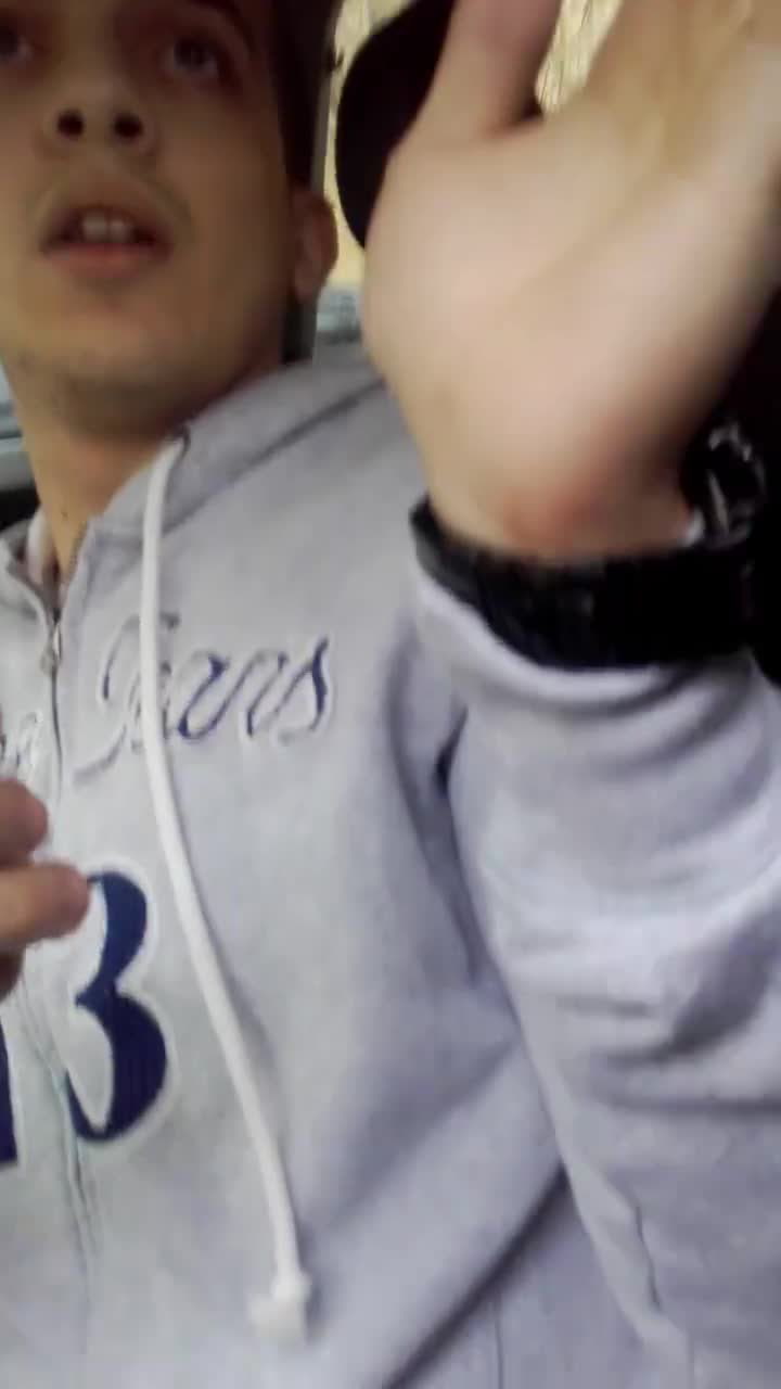 Spal jsi mi s holkou? Výslech vystrašeného Slováka o nevěře baví internet!