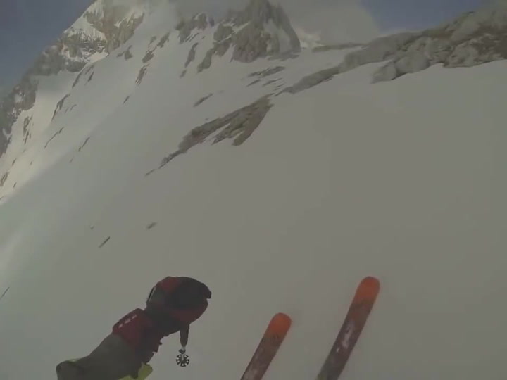 Stoupl si na vrchol Matterhornu a rozjel se dolů. Vzniklo adrenalinové video roku!