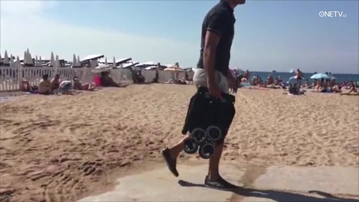 Maminky, POZOR! Tohle je kočárek budoucnosti, jak se vám líbí?