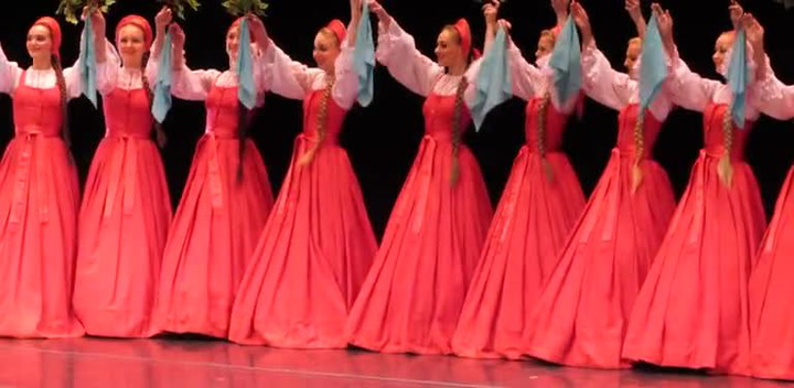 Neuvěřitelné představení ruských tanečnic. Jejich taneční číslo je až děsivě dokonalé!