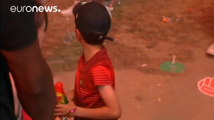 Nejdojemnější scéna z fotbalového Eura! Malý portugalský chlapec utěšuje zdrceného Francouze!