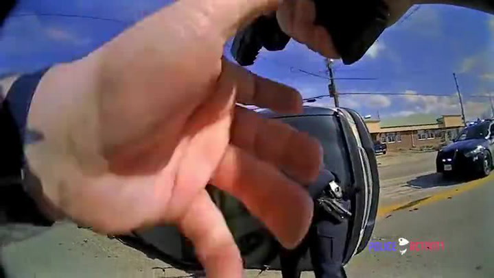 Den jako z pekla. Po tomhle videu pochopíte, proč jsou američtí policajti tak drsní