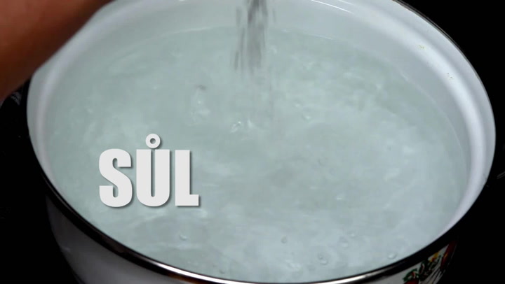 Tuhle parádní snídani si můžete udělat doma během pár minut, sledujte náš recept!