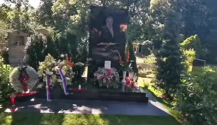 Božský Kája by dnes slavil narozeniny. Na Malvazinkách se kupí fanoušci