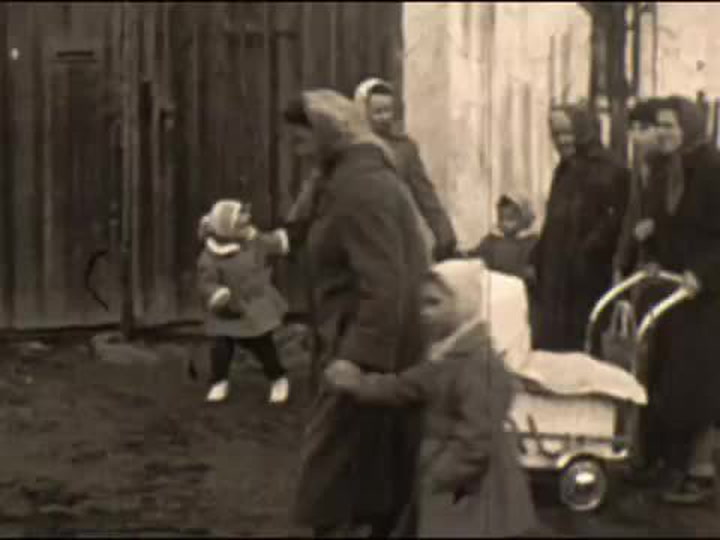 Unikátní historické záběry. Podívejte se na děsivé masky na Masopustu v šedesátých letech!