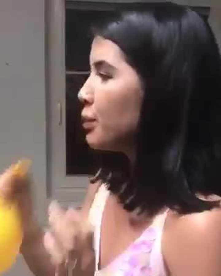 Pornorajda Lady Dee si hrála s heliem! Tohle video vás dostane!