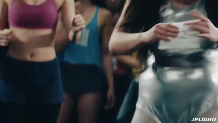 Tohle jsou nejbizarnější reklamy roku 2016. Japonci se toho opravdu nebojí