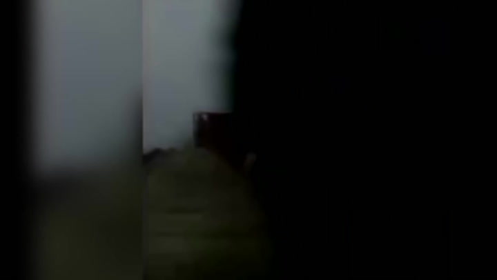 Nevěrného manžela načapala žena s milenkou přímo v posteli! Dostal pořádnou lekci