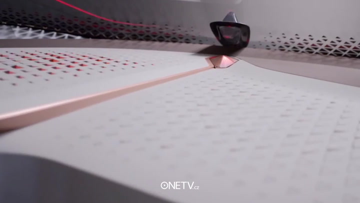 Mega luxus! Futuristické BMW je z pružného materiálu a řídí samo!