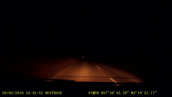 Noční oblohu nad Skotskem ozářil jasný meteorit! Lidé se báli nejhoršího